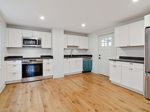 5th image of 317 James St