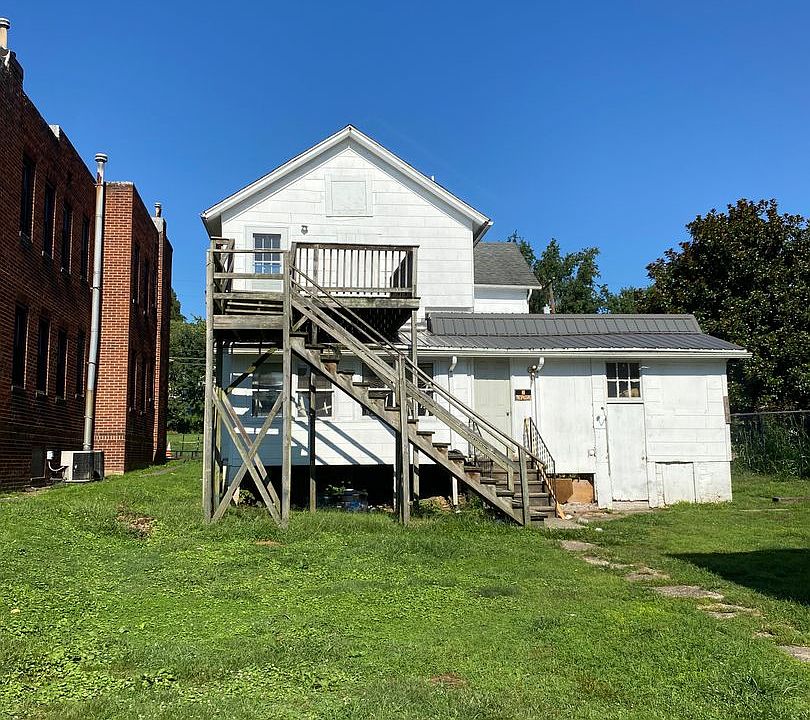 1st image of 1020 Swann St #3