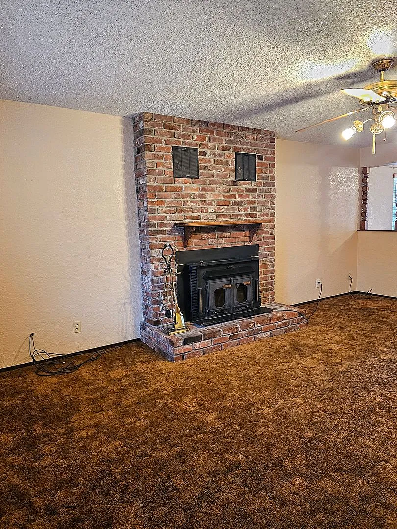 Large Spacious Home!! — Photo 4