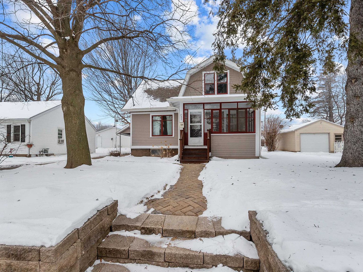 207 N Main St, Clintonville, WI 54929 Zillow