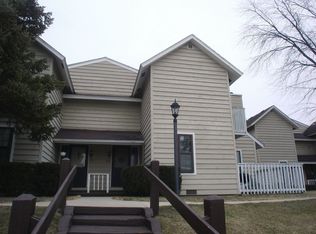 753 Chandler Rd, Gurnee, IL 60031