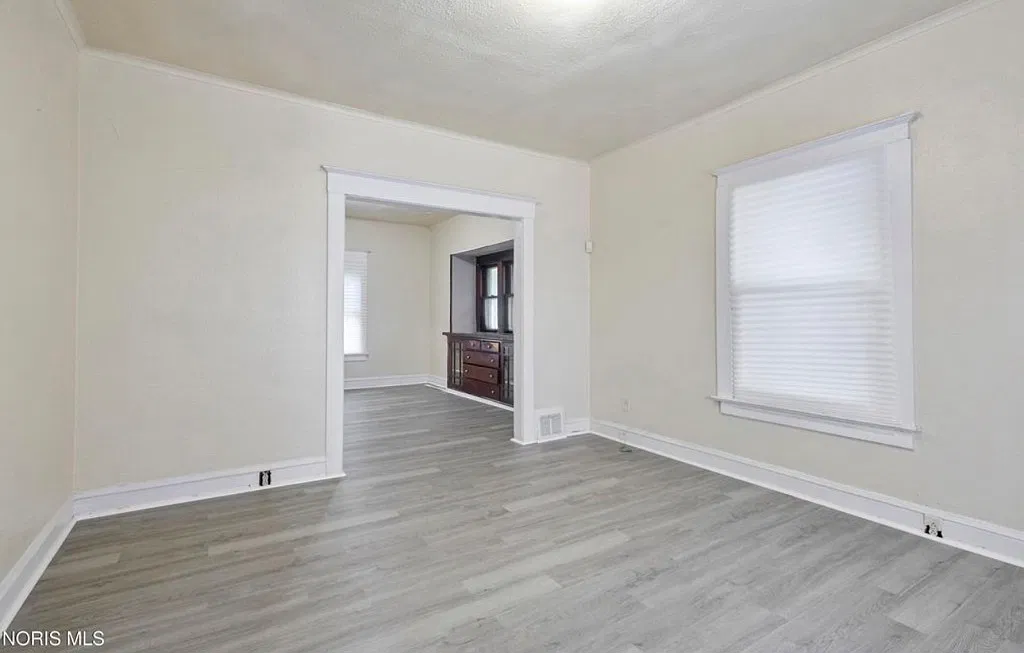 Charming 3-Bed Single Family in Toledo — Photo 2