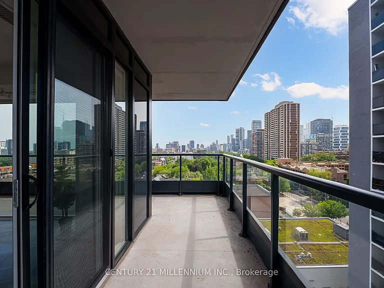 159 Wellesley St E #708 — Photo 10