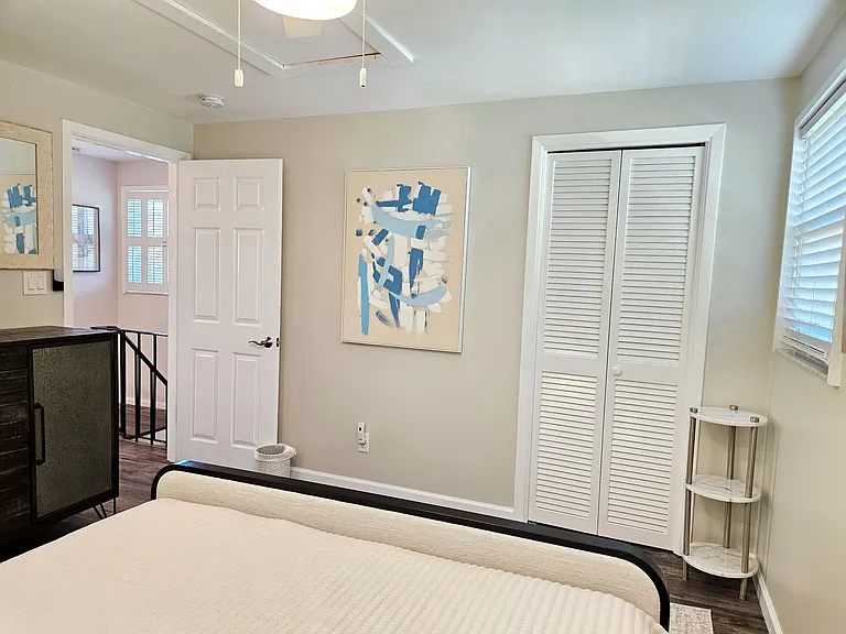 713 W Venice Ave — Photo 44