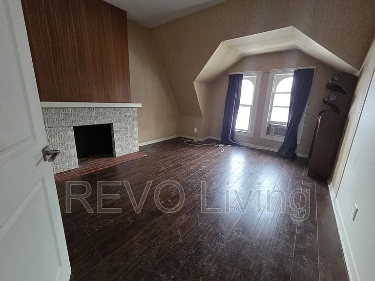 127 Ontario St #1 — Photo 1