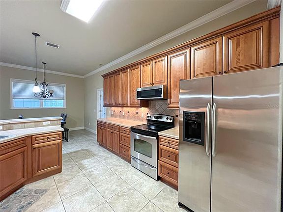 3rd image of 9048 SW 76th Ave