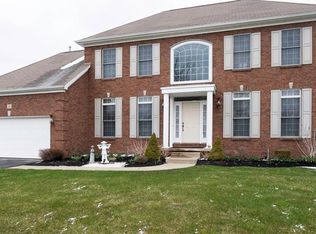 84 S Rockingham Way, Buffalo, NY 14228