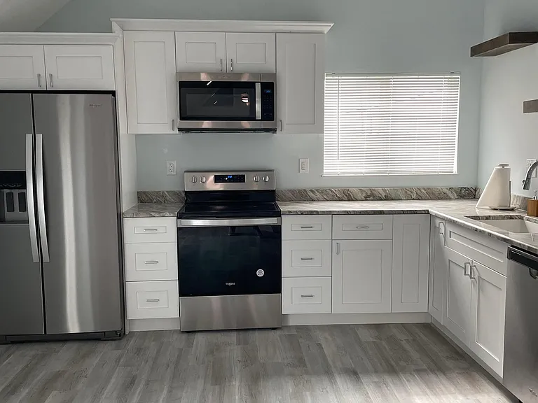 310 SE Denver Ave #2 — Photo 3