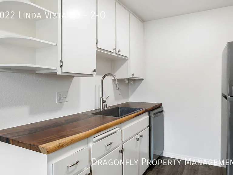 8022 Linda Vista Rd #2O — Photo 8