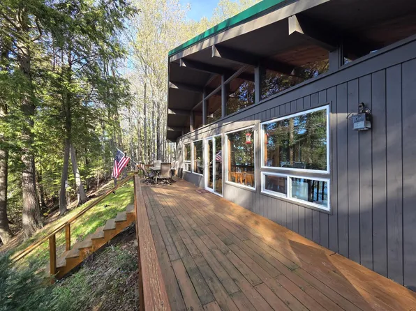 6079 E Beatons Lake Rd, Watersmeet, MI 49969