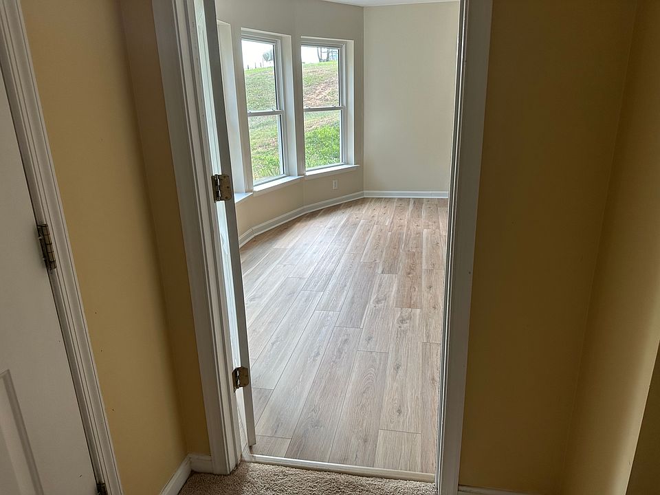 1st image of 350 Stonegate Ln