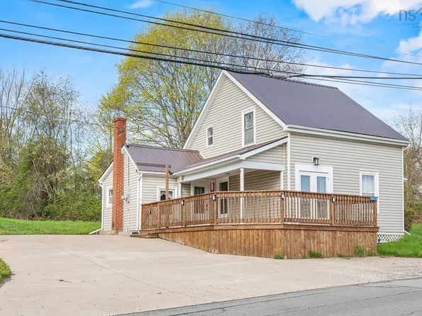 1802 King St, West Hants, NS B0N 2T0