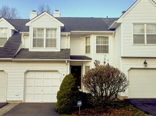 22 Delaware Ln, Branchburg, NJ 08876