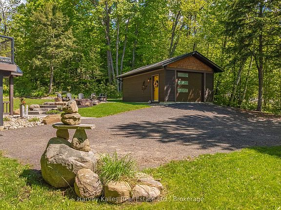 3rd image of 157 Chalet Cres