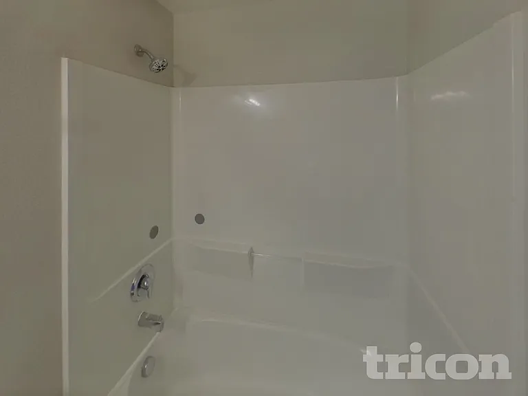 7335 Dobbs Dr — Photo 16