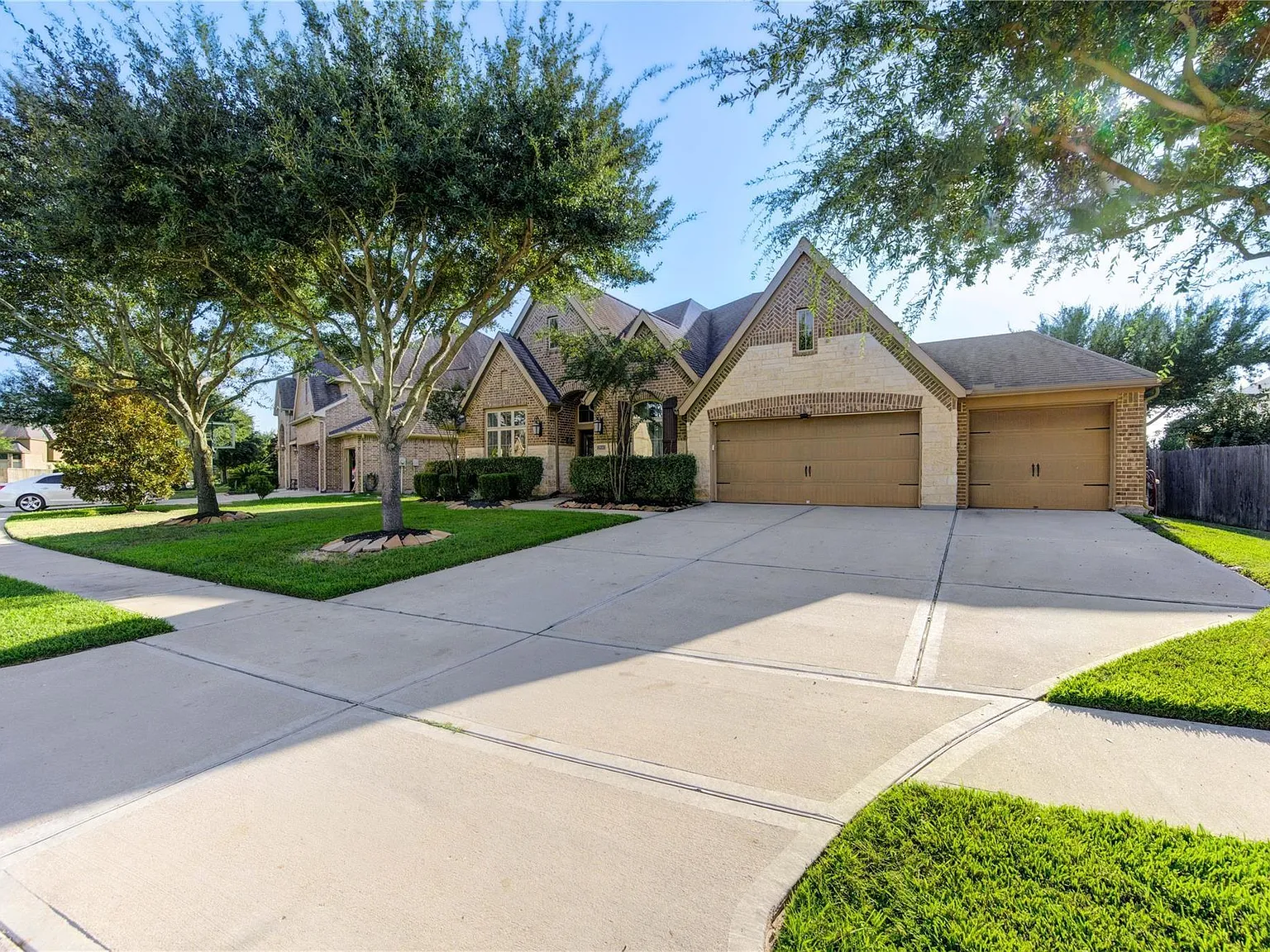 4 bed, 3.0 bath, 3319 sqft, $3,195 — Photo 4