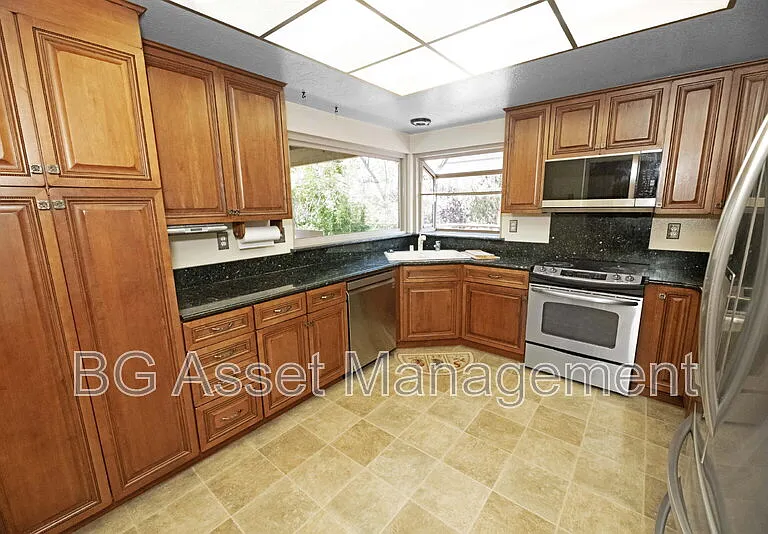 1830 Weir Dr — Photo 9