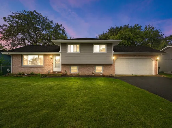 28W581 Donald Ave, West Chicago, IL 60185