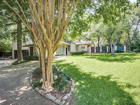 2nd image of 6627 Clubhouse Cir