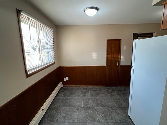5th image of 2222 18 1/2 Ave NW APT 4