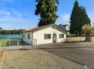4904 N Island Dr E, Bonney Lake, WA