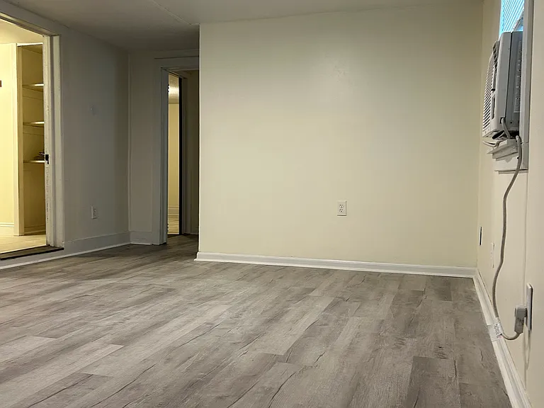351 Saint George Ave #351.5 — Photo 4