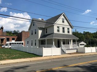 27 Derby Ave, Seymour, CT 06483