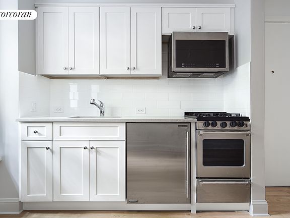 4th image of 54 E 83rd St APT 1A