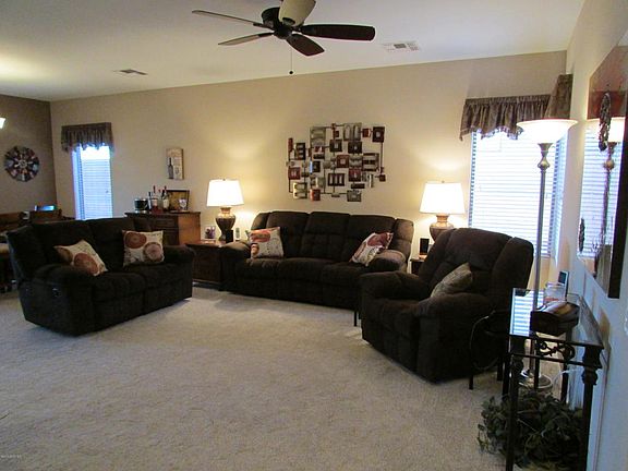 5th image of 232 N Royal Bell Dr