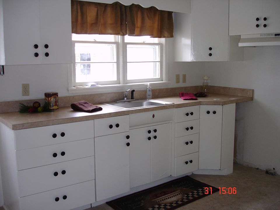 2nd image of 1076 English Dr