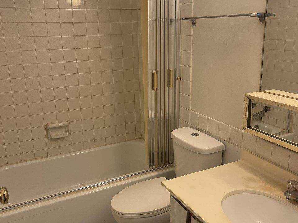 1st image of 1460 Meadowview Dr #11065048