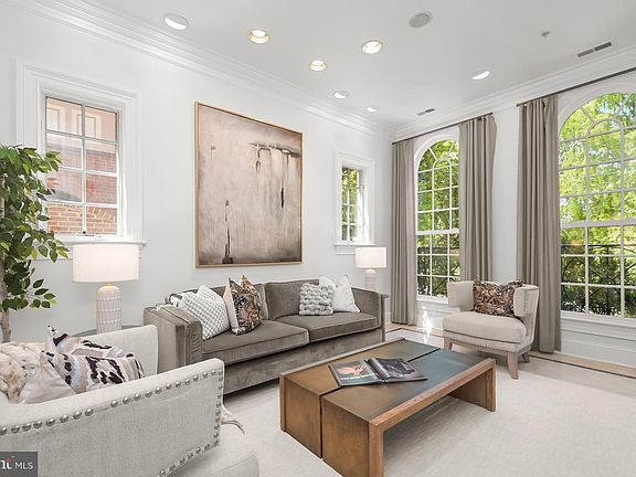 2nd image of 2985 38th St NW