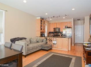 1728 W Beach Ave #1, Chicago, IL 60622