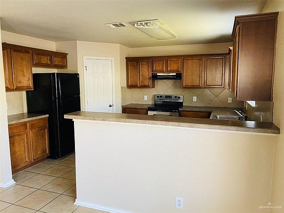 3rd image of 4208 Santa Inez St