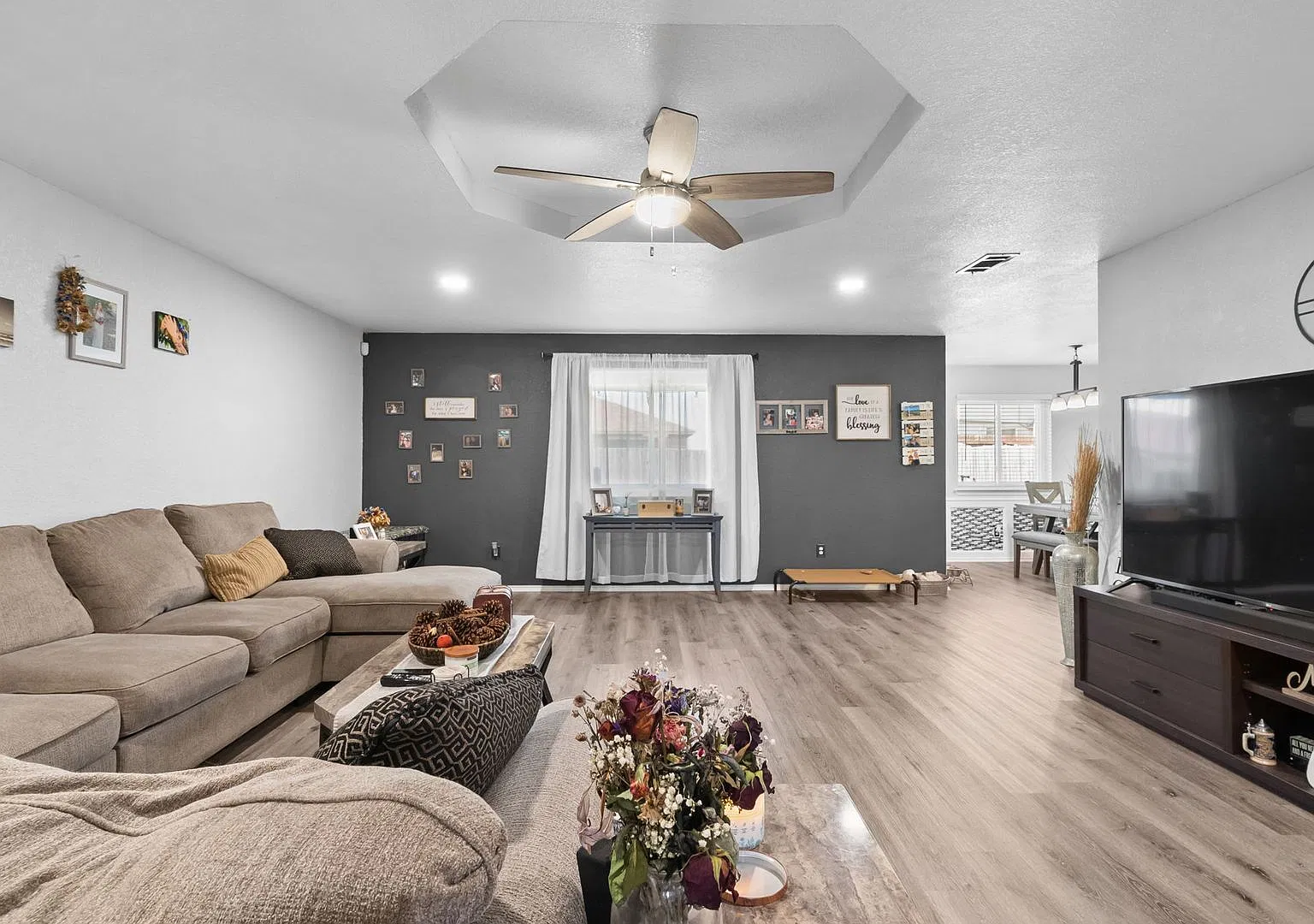 Beautiful home in available June 1st — Photo 3