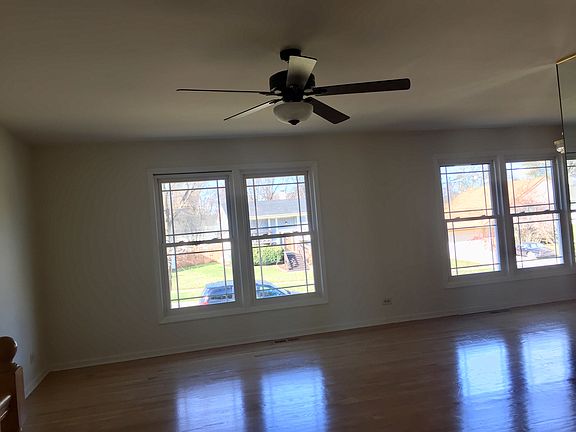 2nd image of 309 Plymouth Ln