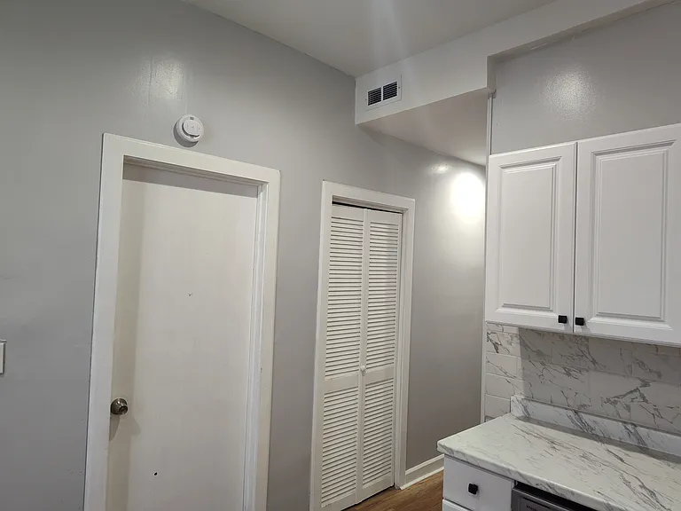 4557 S Wabash Ave #1 — Photo 6