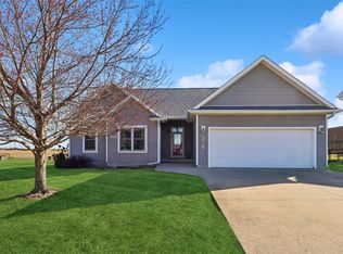 222 Oak Tree Dr, Winterset, IA 50273