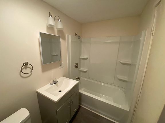 3rd image of 305 N Main St #300