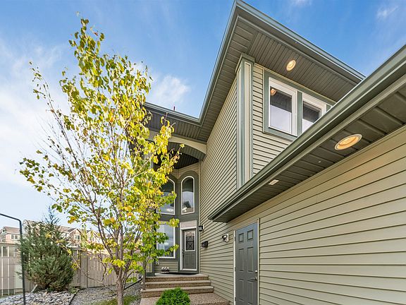 3rd image of 707 40th Ave NW