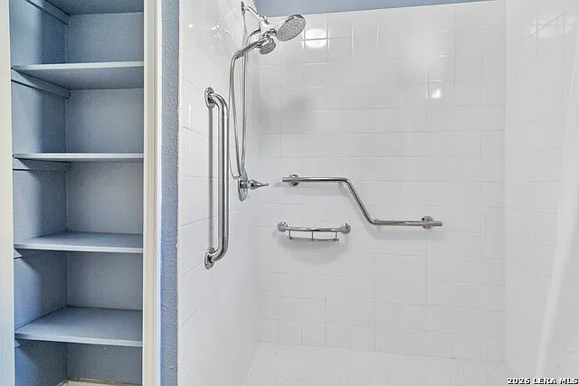 749 E Ashby Pl — Photo 18