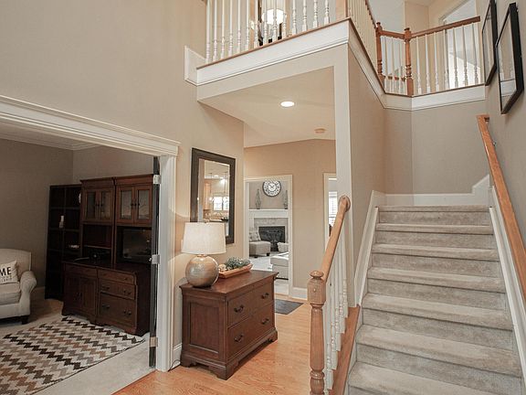 3rd image of 8936 Coldwater Dr