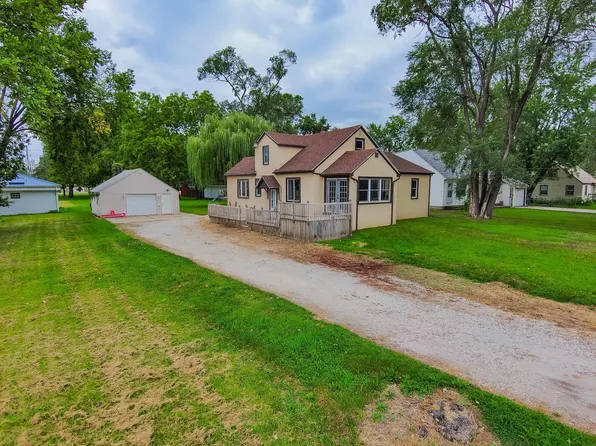 536 Grand Blvd, Evansdale, IA 50707