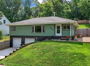 900 13th St NW, Cedar Rapids, IA 52405