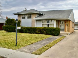 15W584 Victory Pkwy, Elmhurst, IL 60126
