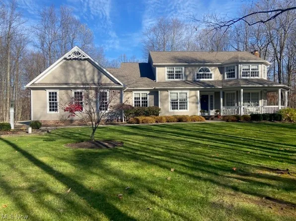 11780 Pinehurst Dr, Chardon, OH 44024