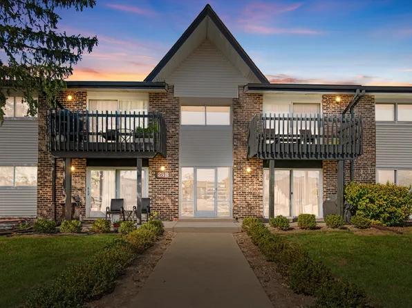 25B Kingery Quarter Ave #108, Willowbrook, IL 60527