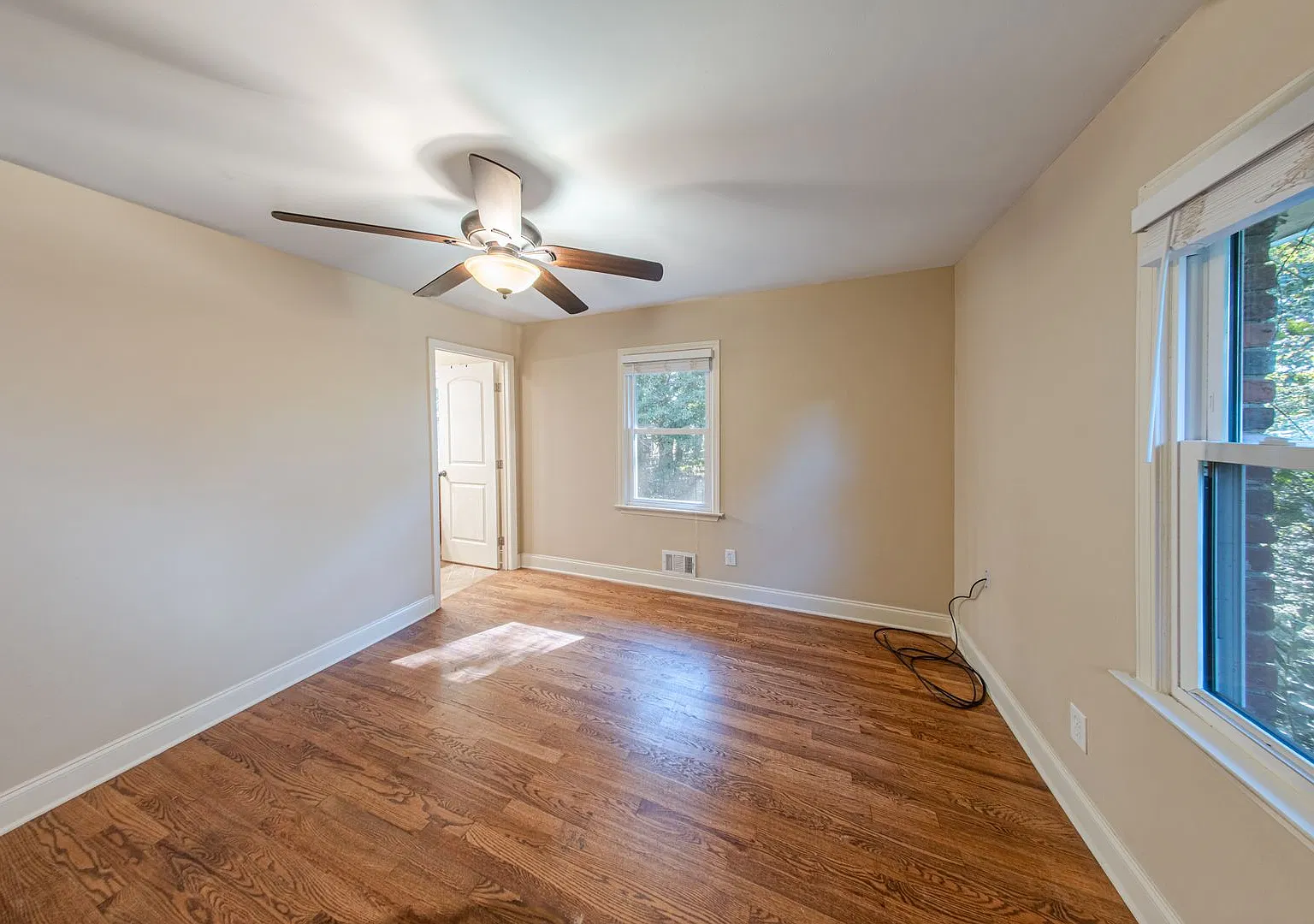 Spacious 4-Bedroom, 3-Bath Home in Marietta Washer & Dryer Included! — Photo 3