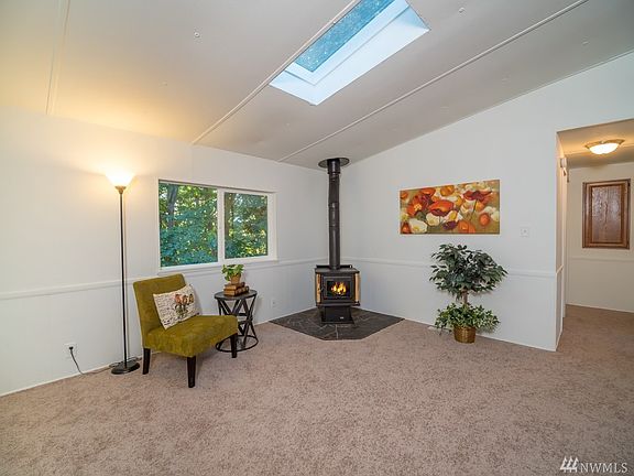 5th image of 21215 NE 60th Pl
