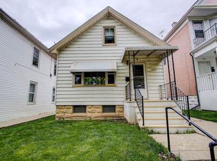 2346 S 20th St, Milwaukee, WI 53215